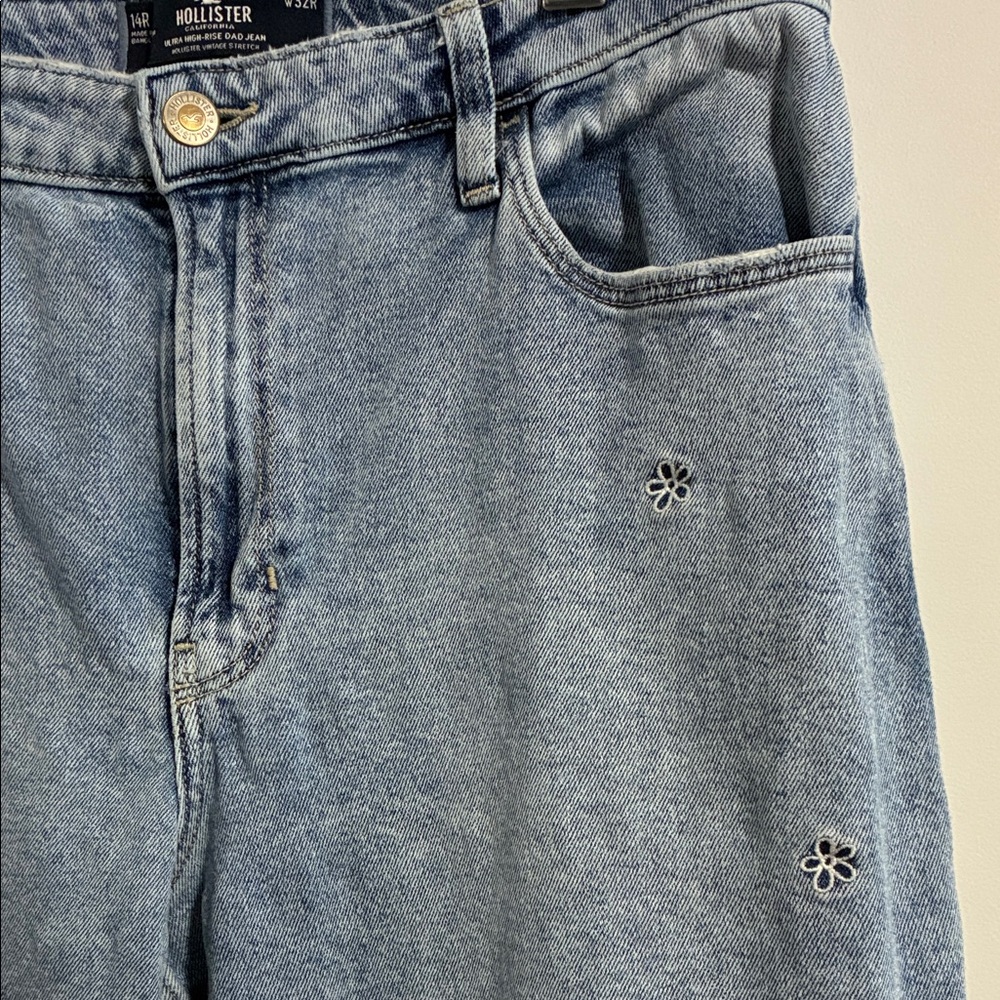 Women’s Hollister Ultra  High Rise Embroidered Dad Jeans